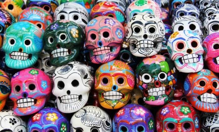 naamioita Meksikon kuoleman juhlaa varten