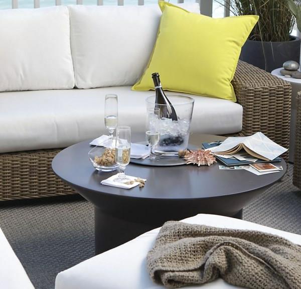 massiiviset sohvapöydät tyyny keltainen puurakenne