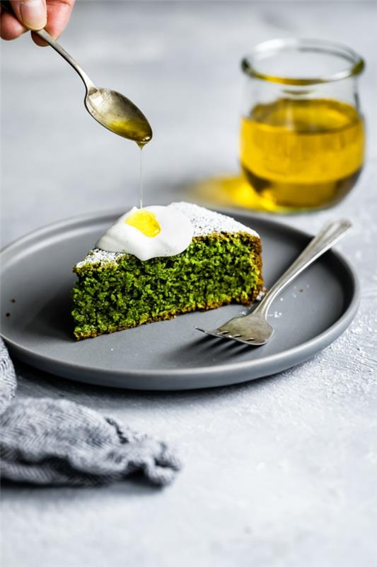 Paista matcha -oliiviöljykakku