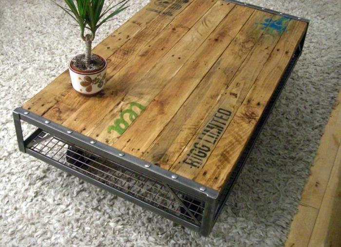 Rakenna oma puinen pöytä lavoista