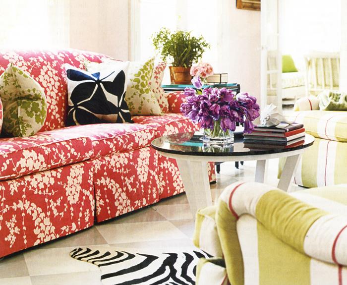 huonekalut värikäs kukkakuvio oloideoita olohuone värillinen sohva