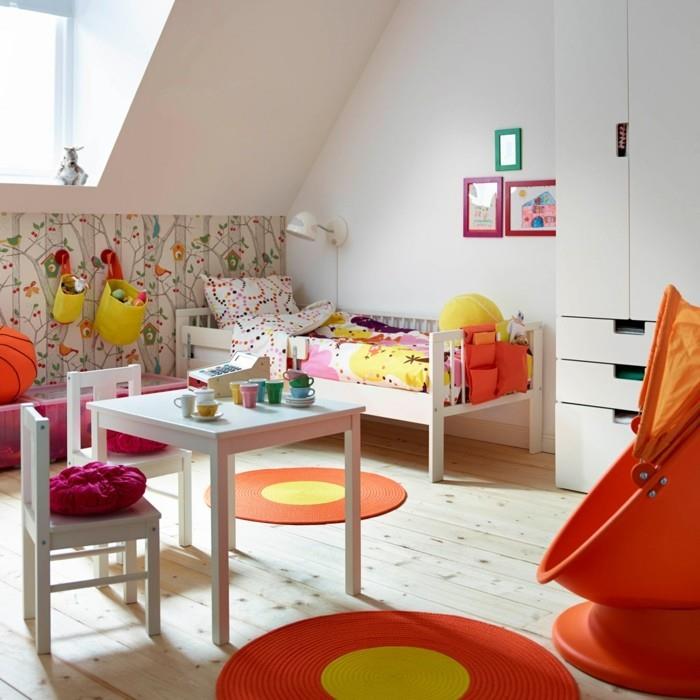 huonekalut värikkäitä eläviä ideoita lastenhuone oranssi nojatuoli epätavallinen puulattia kaunis seinä tapetti