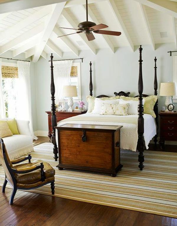 huonekalut makuuhuone ideoita puulattia matto raidallinen kuvio