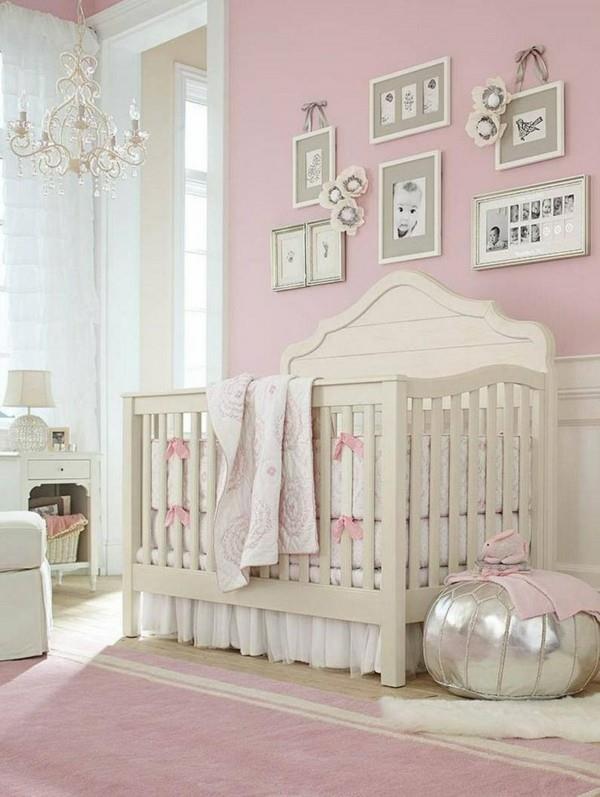 tyttöjen vauvan huone vaaleanpunaiset seinät vaaleanpunainen matto valkoinen vauvan sänky