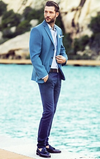 Blå blazer med jeans