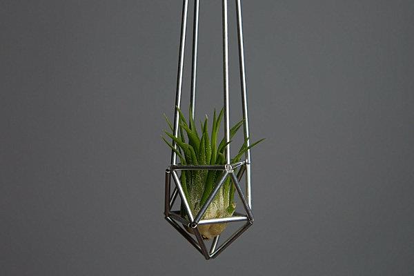 metalliset geometriset kukkaruukut istutuskolmiot