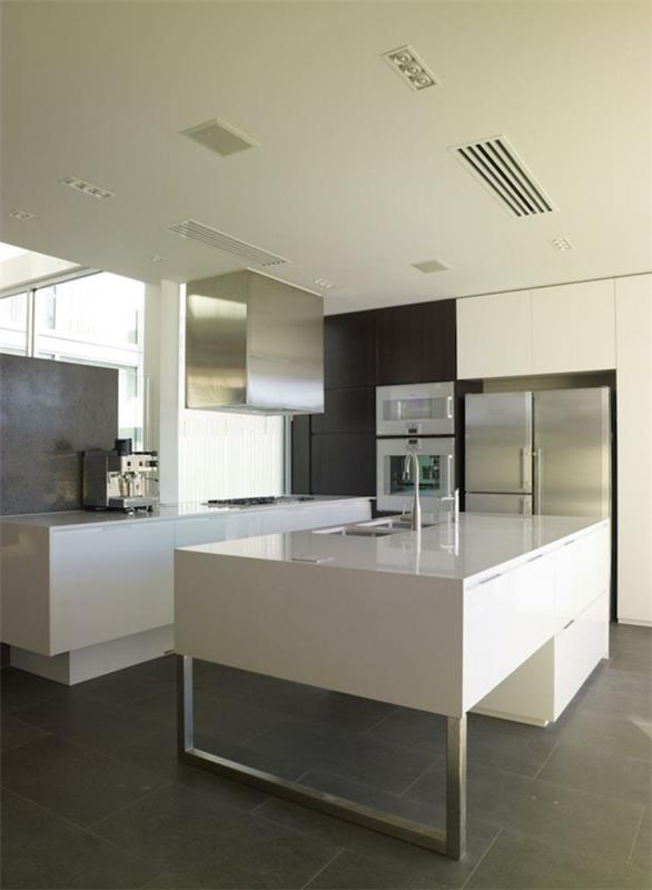 minimalistinen keittiösuunnittelu valkoinen väri taloasuntoidea
