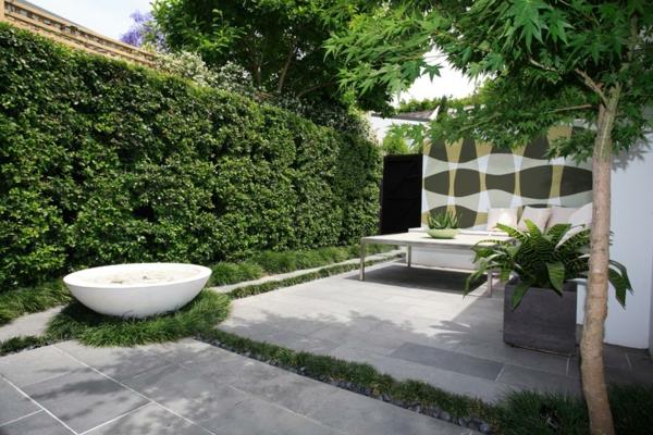 minimalistinen moderni puutarhakivi