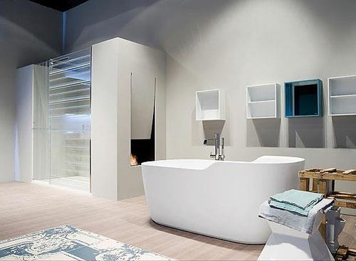minimalistinen muotoiluidea kylpyhuone kylpyamme sisäänrakennettu takka