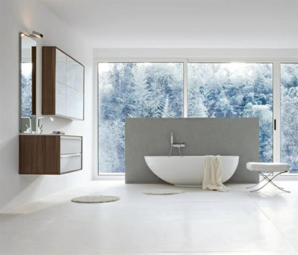 minimalistiset kylpyhuoneideat kylpyamme päivänvalo