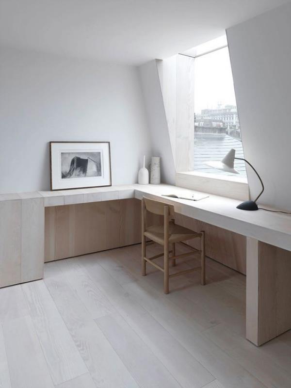 minimalistinen kotitoimisto yksinkertainen huonesuunnittelu paljon päivänvaloa pöytävalaisin yksi kuva jäljellä