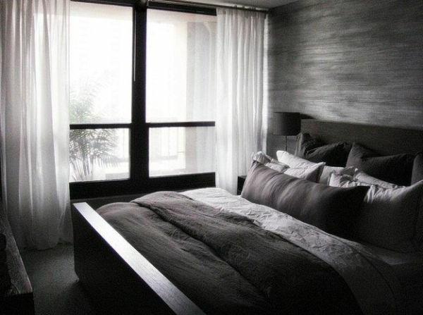 minimalistinen makuuhuone tummat värit kontrastia valkoiset verhot