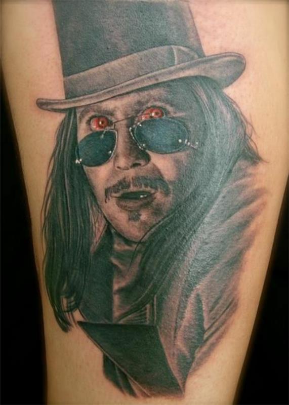 tatuointi olkavarren ideoita vampyyri