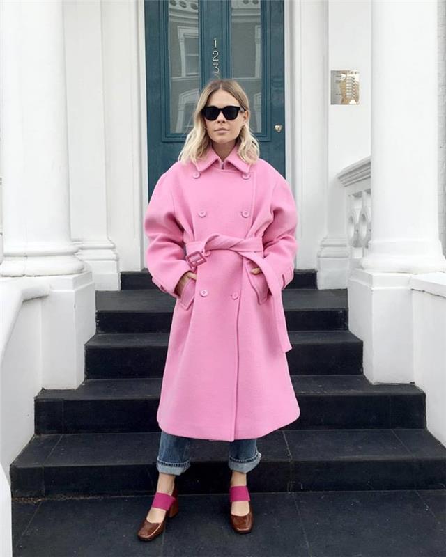 modernit naisten takit nykyiset trendivärit pinkki