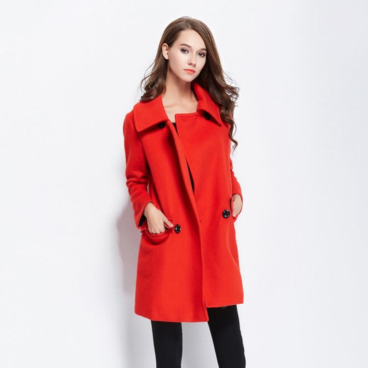 modernit naisten takit nykyiset trendivärit punainen