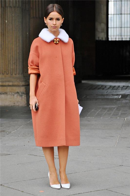 modernit naisten takit nykyiset trendivärit mattaoranssi pastellivärit