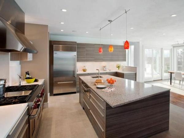 modernit keittiösuunnitteluideat värilliset riippuvalaisimet