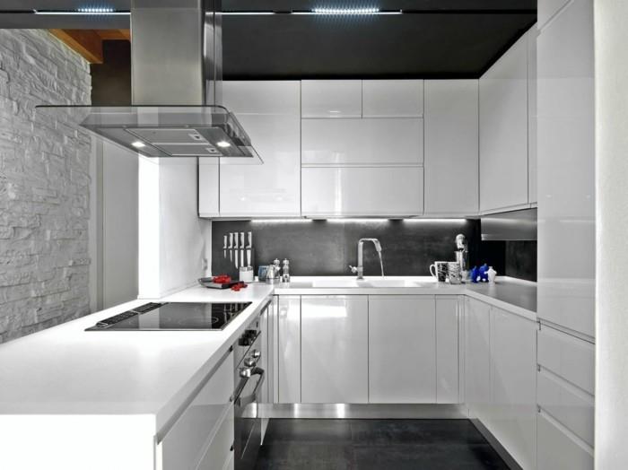 moderni keittiö pieni valkoinen U-muotoinen keittiö