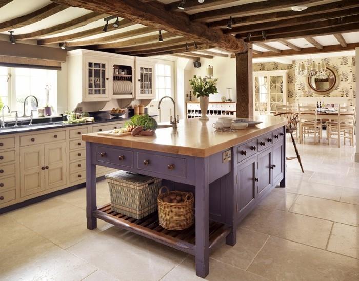 modernit keittiöt puupalkit lattialaatat moderni valaistus
