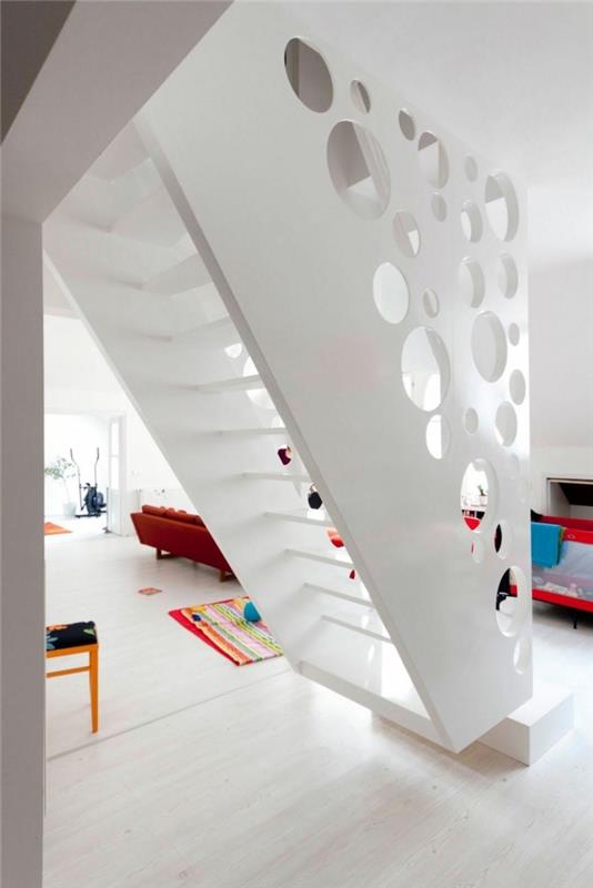 modernit portaat valkoinen moderni sisustus värilliset aksentit