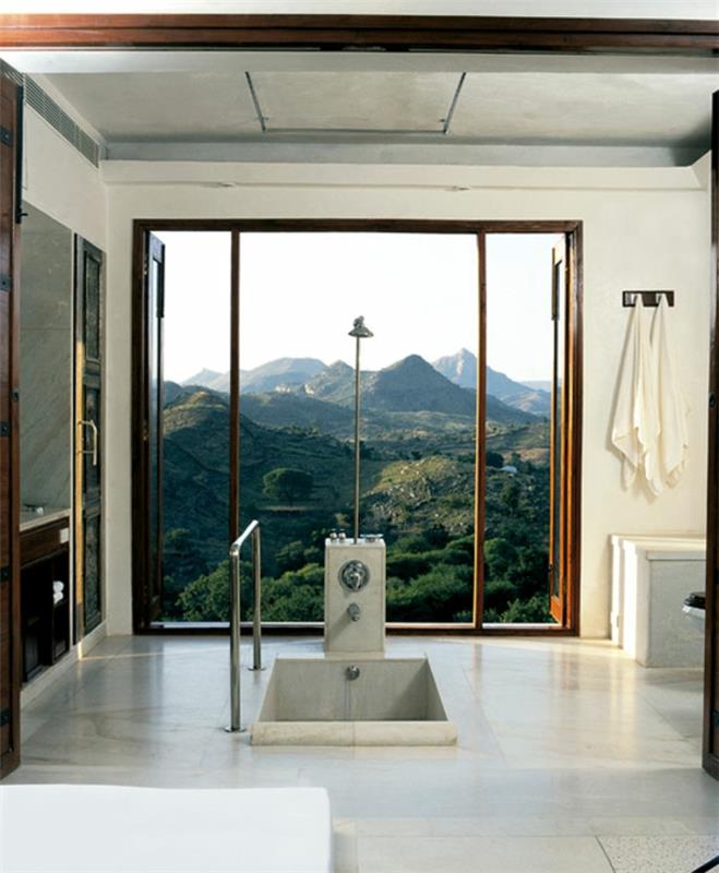 moderni kylpyhuone kylpyamme lattia sisäänrakennettu panoraamanäkymät