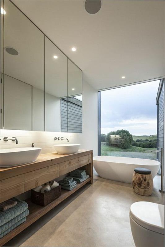 moderni kylpyhuone puu suuri peili upotetut valot