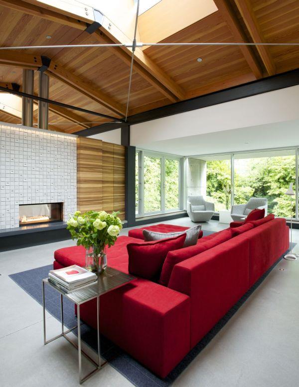 moderni-talo-vihreä-punainen-sohva
