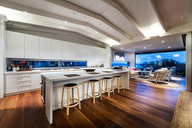 moderni talo rantatalo moderni keittiö avoin pohjaratkaisu, jossa puulattia