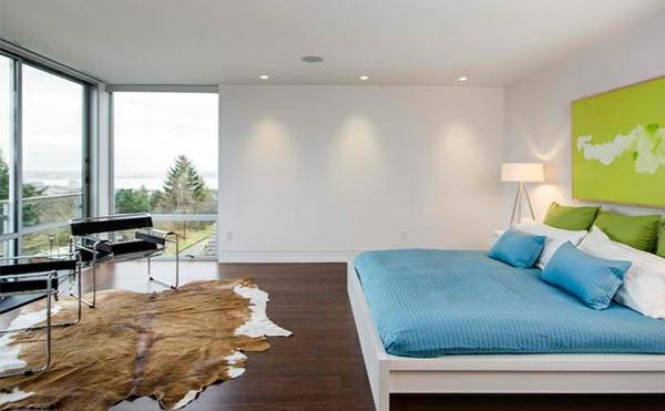 moderni makuuhuoneen värisuunnitteluideoita puulattiaturkkimatto