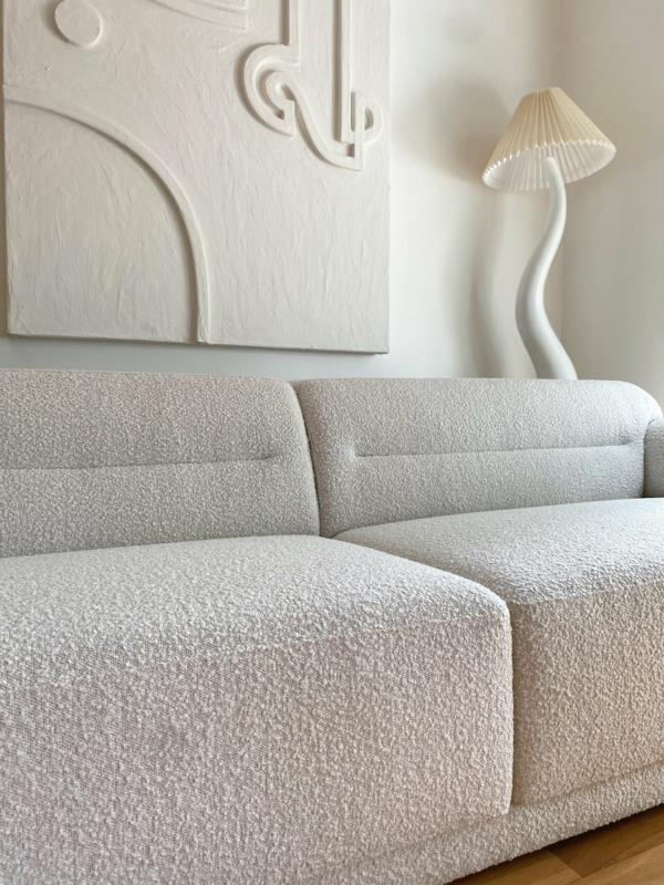 moderni sohva valkoinen bouclé