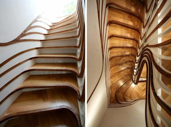 moderni puinen portaikko