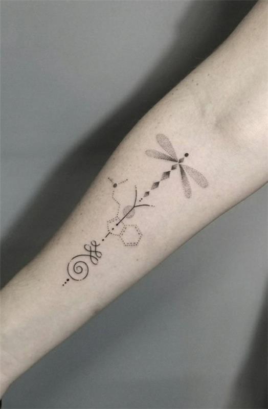 moderni unalome tatuointi sudenkorento
