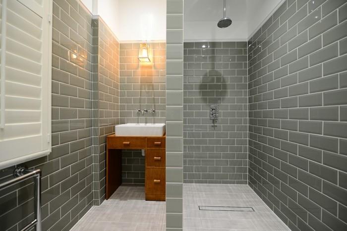 Kalusta moderni kylpyhuone metrolaattojen suunnitteluideoilla