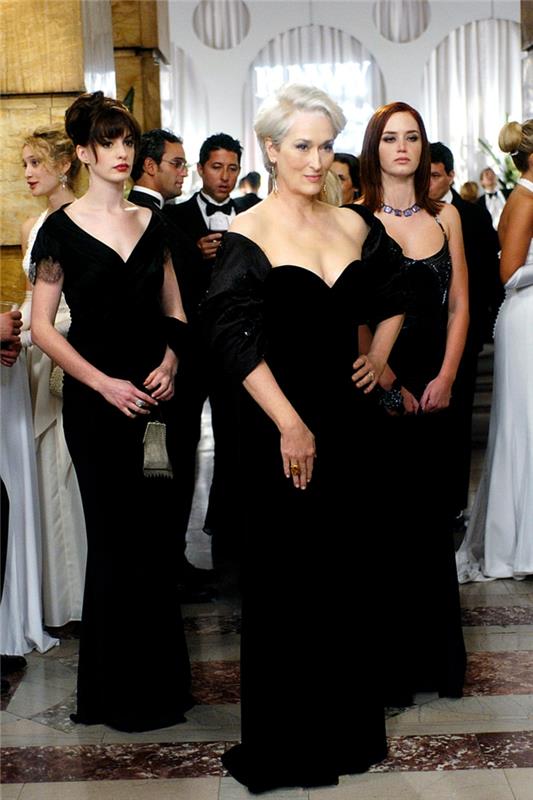 muoti trendit muoti elokuvat kimalainen pukeutuu prada party cocktail pitkät mustat mekot naisten vaatteet