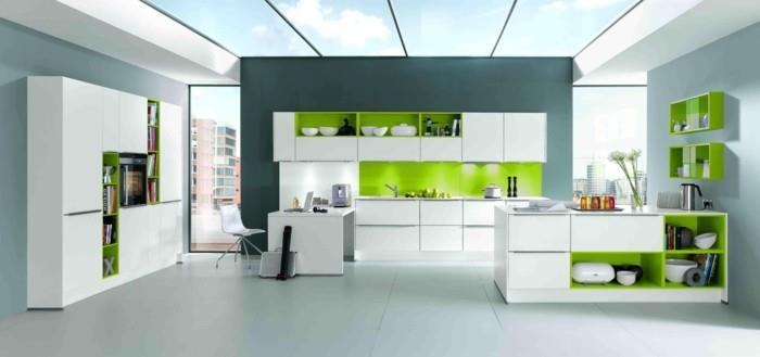 modulaarinen keittiö moderni keittiö, jossa on vihreitä aksentteja