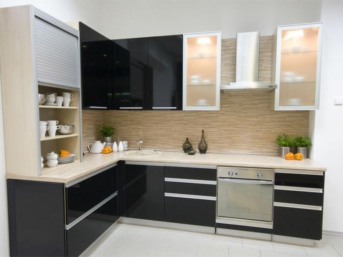 modulaarinen keittiö musta keittiökaapit peilipinnalla dekovasen