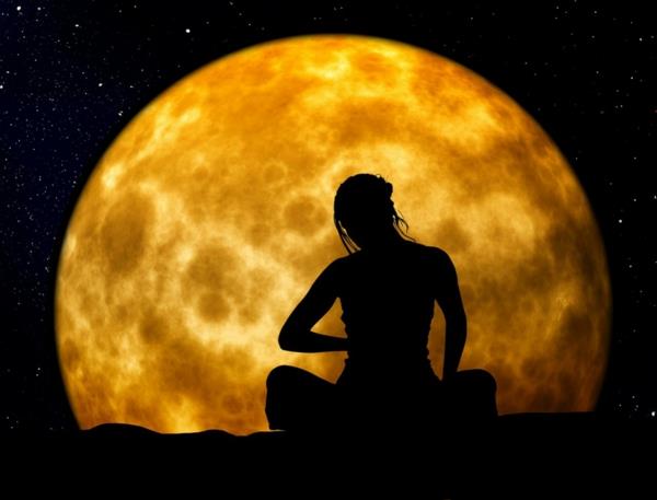 kuun vaiheet jooga meditaatio terveys