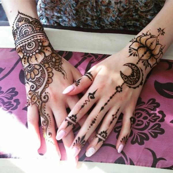 puolikuu lootus tatuointi ideoita henna