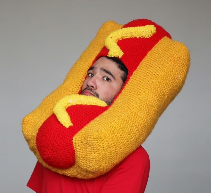 virkattu hattu neulominen hot dog