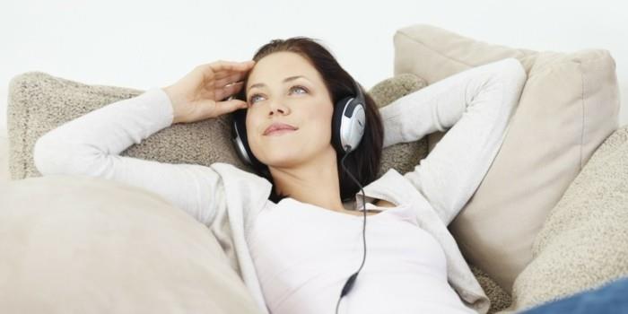 vinkkejä musiikin kuunteluun kuulokkeilla tylsyyttä vastaan
