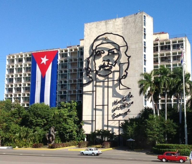matkustaa Cuba Plaza de la Revolucióniin