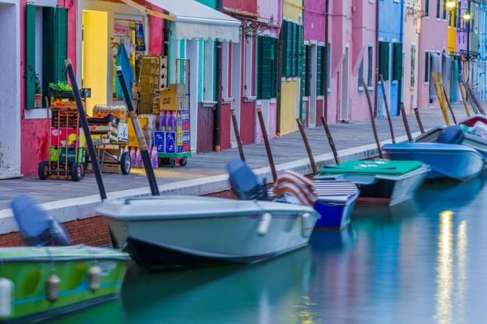 Veneet ankkurissa, Canali Di Venezia, Burano, Venetian Lagoon, Venetsia, Veneto, Italia