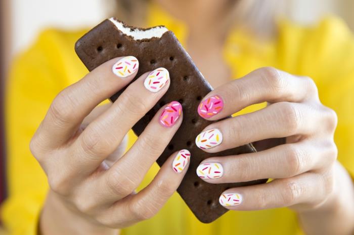nageldesigns kynnet design nailart abstrakti konfetti kuvio värikäs nagellack