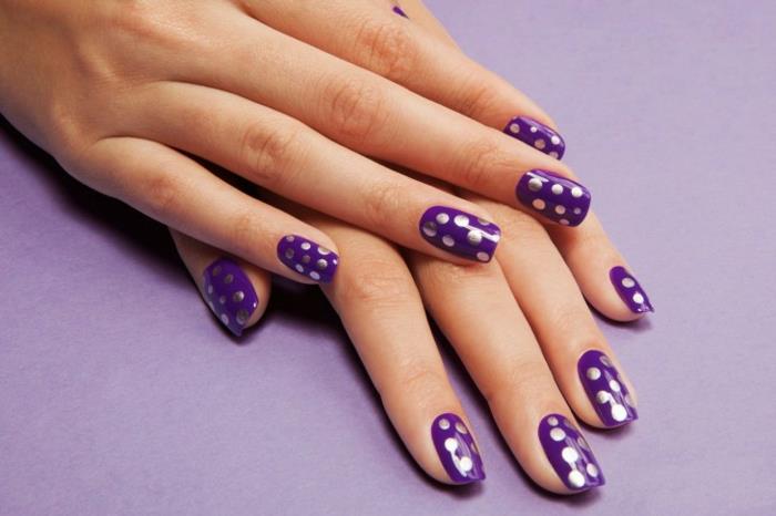 kynsien mallit kynnet design nailart violetti hopeapisteitä kynsilakka