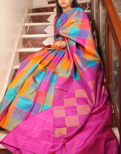 Kanjeevaram Saree -t ellenőrizte