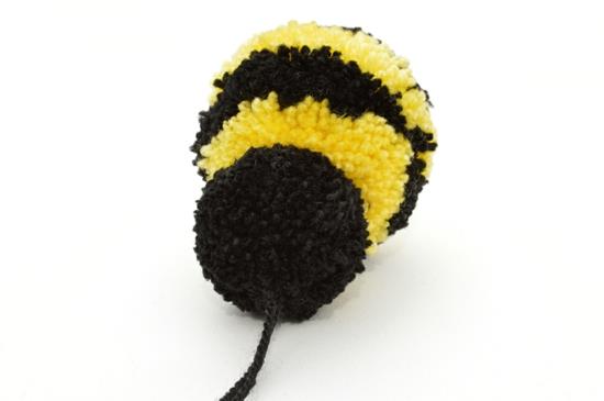 söpö mehiläiset tinker lanka pompoms