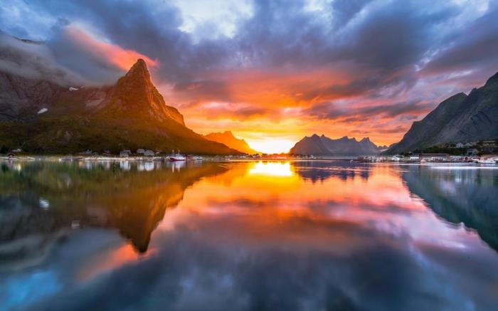 norjalaiset vuonot henkeäsalpaava auringonlasku
