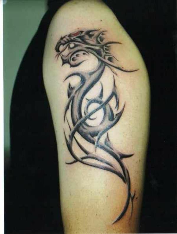 olkavarren tatuointimotiivit lohikäärme