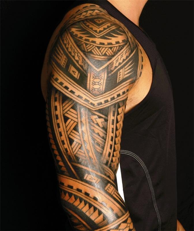 olkavarren tatuointi miesten tatuointi maori -aiheita