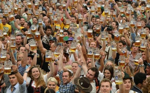 oktoberfest 2014 vaatteet olut hauska enemmistö